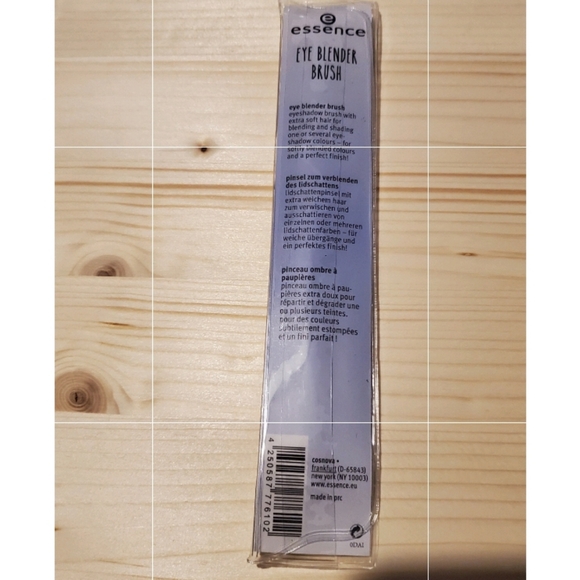 ☆NEW & Sealed Iconic Palette & Brush☆ - Picture 3 of 4